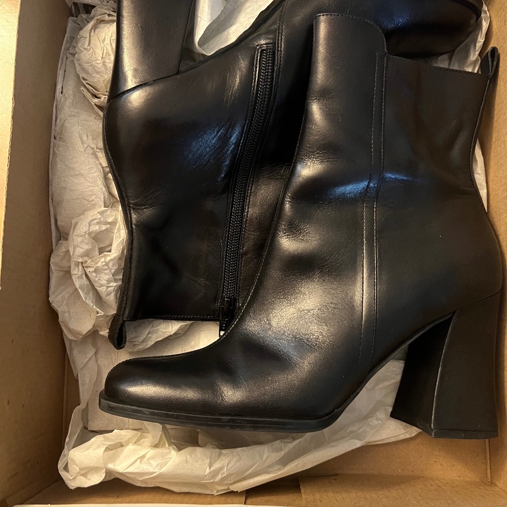 1990 Vintage Gently used Sam & Libby heeled ankle boots Fordham Black Size 8